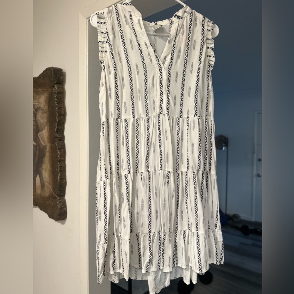 Francesca's Collections White and Black Patterned Dress